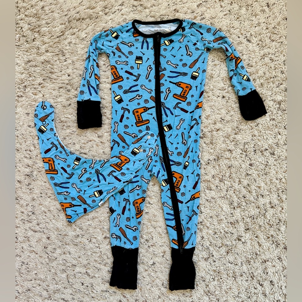 Little Sleepies 6-12 month pajama and matching bib